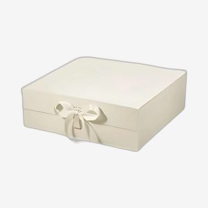 Ivory Large Square Magnetic Boxes With Changeable Ribbon